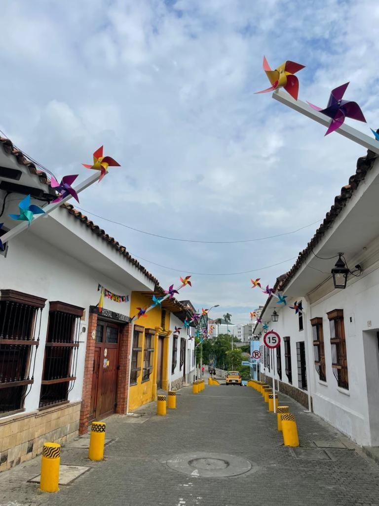 Hostal Chontaduro Casa Colonial En Pleno Centro Historico De Cali- Se Alquila La Casa Entera Para 12 O 13 Personas O Por Habitaciones Екстер'єр фото
